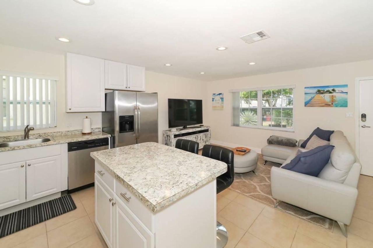 Lovely Cottage - Close To Siesta, Shops & Dining Sarasota Exterior foto